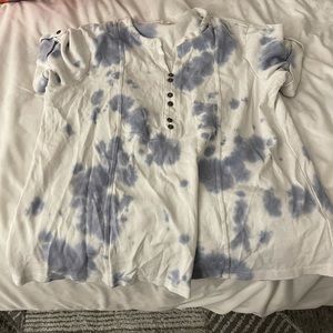 Tie die Henley